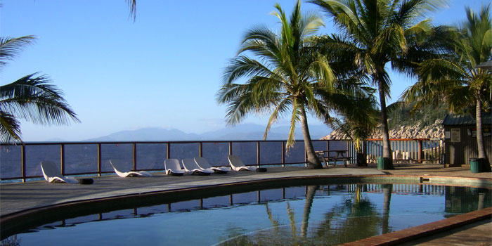 australien-hostel-pool