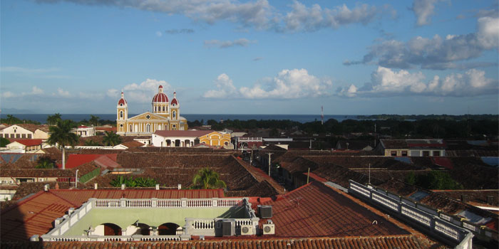 blick von oben auf Granada in Nicaragua