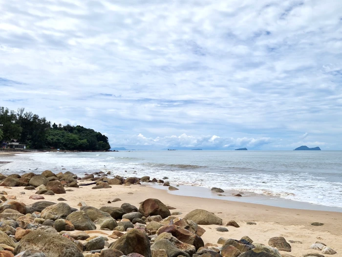 damai-beach-kuching-borneo