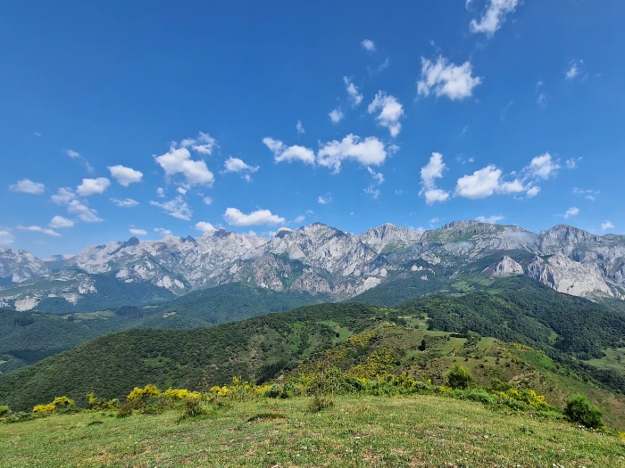 picos-de-europa asturien nordspanien potes bergpanorama